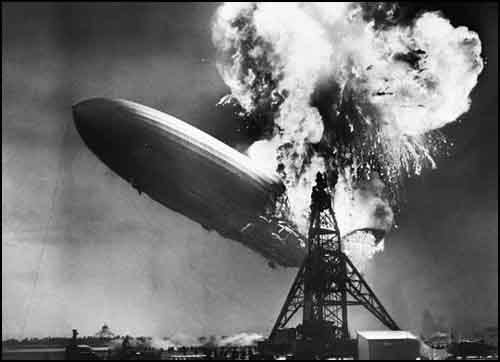 Résultat de recherche d'images pour "image zeppelin catastrophe"