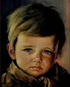 Version originale du tableau du Garçon qui pleure de Giovanni Bragolin, montrant un enfant au foulard marron au cœur de la malédiction.